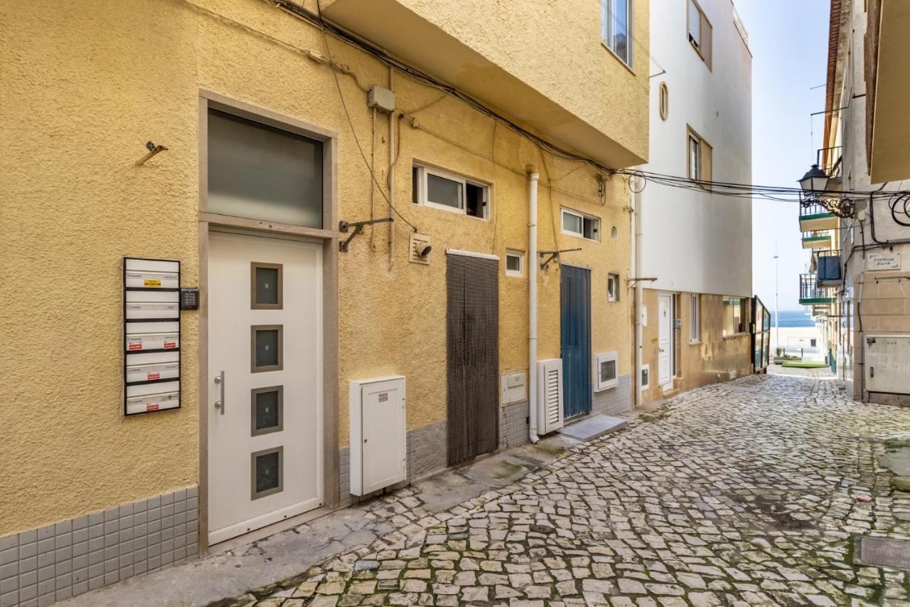 Carol Beach House Nazare Exterior photo